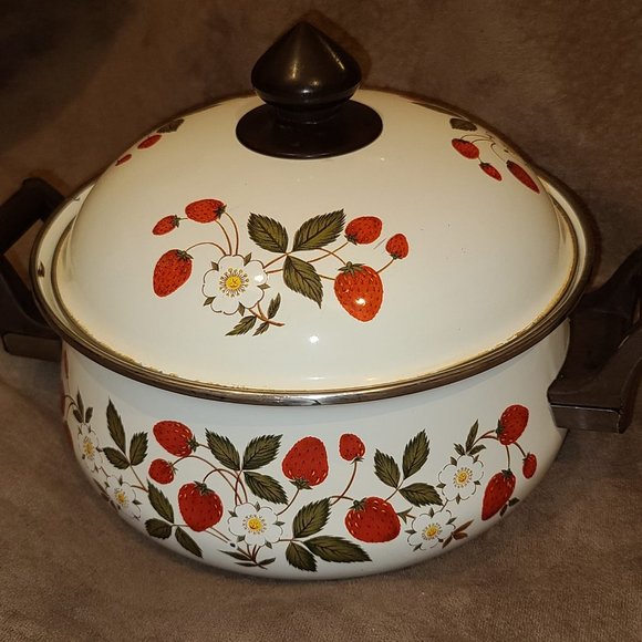 sheffield strawberries and cream medium pot - Picture 1 of 1